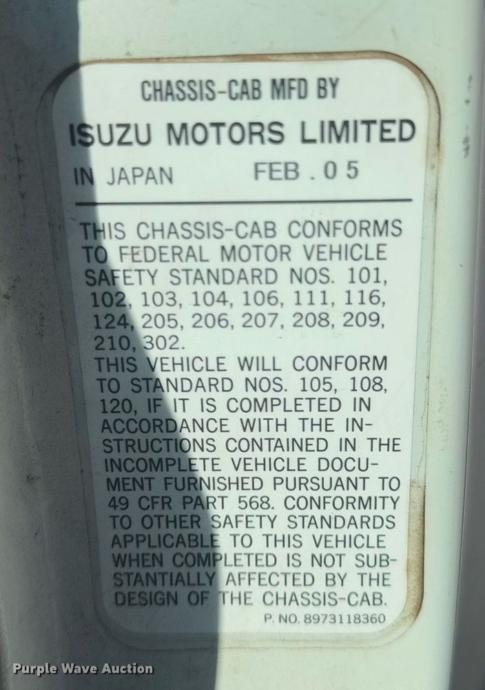 image for item DO0251 2006 Isuzu NPR flatbed truck