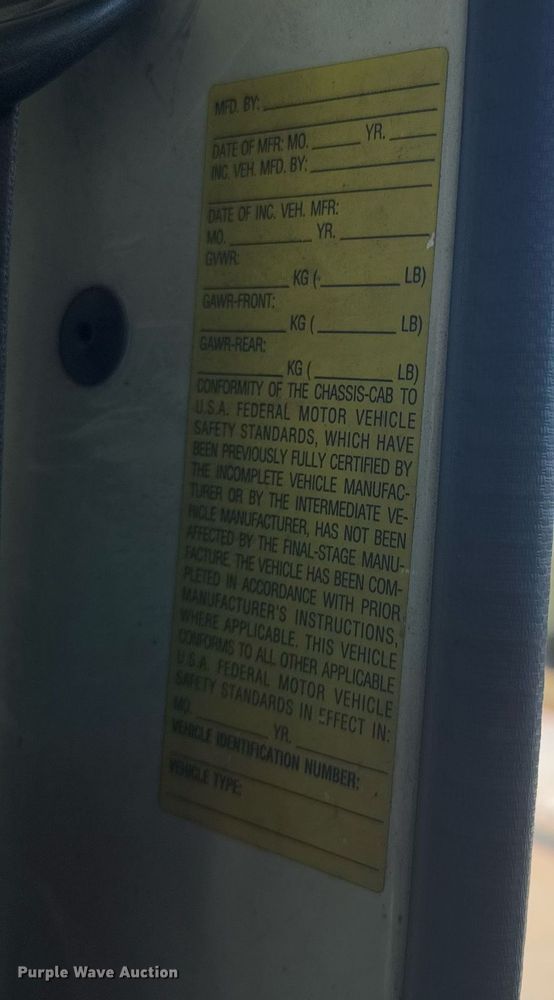 image for item DO0251 2006 Isuzu NPR flatbed truck