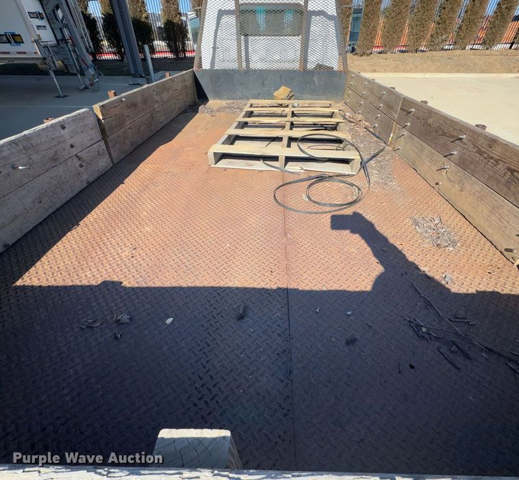 image for item DO0254 2001 Isuzu NQR flatbed truck