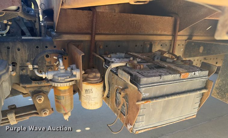 image for item DO0254 2001 Isuzu NQR flatbed truck