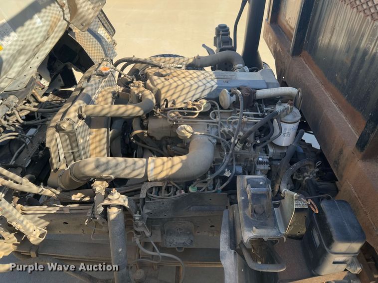 image for item DO0254 2001 Isuzu NQR flatbed truck