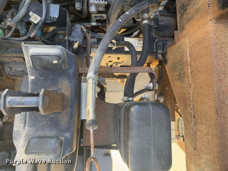 image for item DO0254 2001 Isuzu NQR flatbed truck