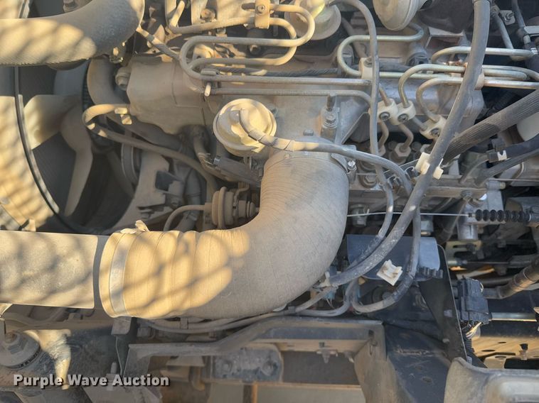 image for item DO0254 2001 Isuzu NQR flatbed truck