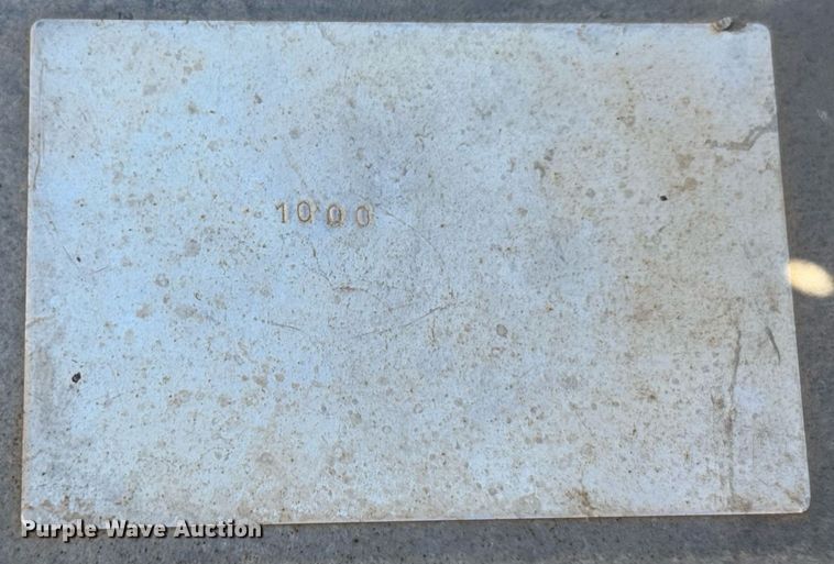 image for item DO0254 2001 Isuzu NQR flatbed truck