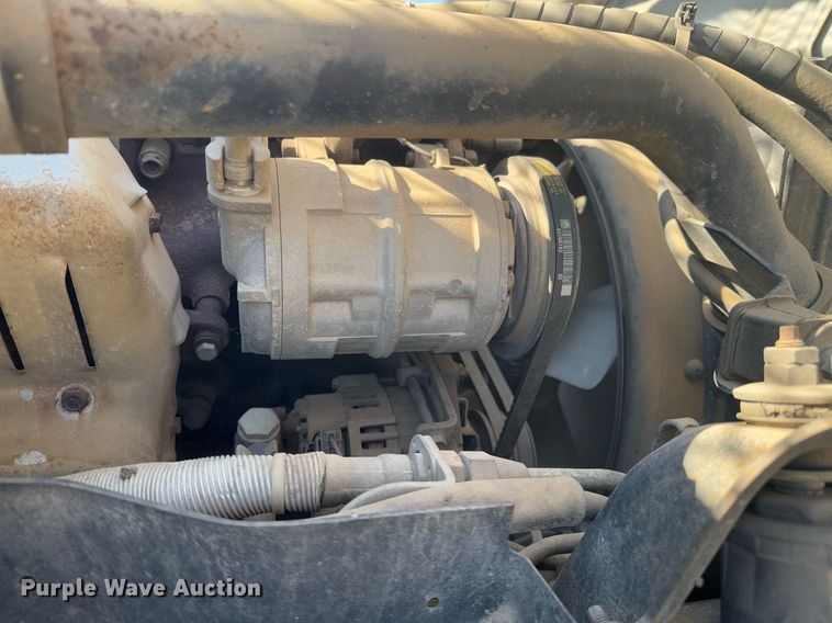 image for item DO0254 2001 Isuzu NQR flatbed truck