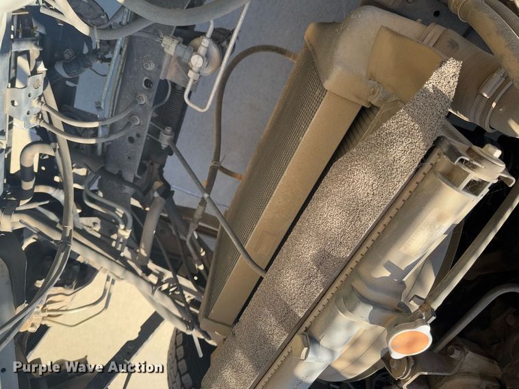 image for item DO0254 2001 Isuzu NQR flatbed truck