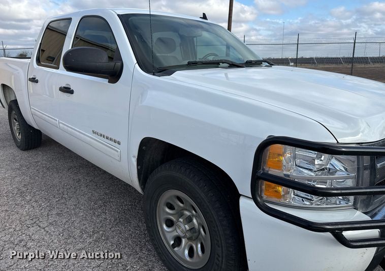 image for item DO2638 2010 Chevrolet Silverado 1500 Crew Cab pickup truck