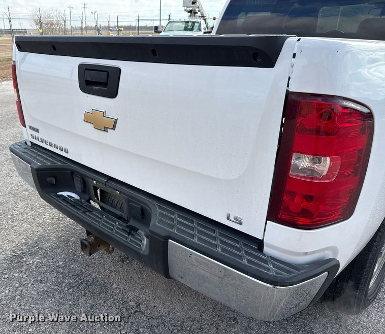 image for item DO2638 2010 Chevrolet Silverado 1500 Crew Cab pickup truck