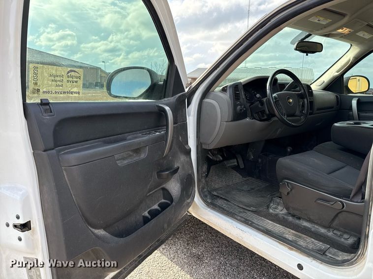 image for item DO2638 2010 Chevrolet Silverado 1500 Crew Cab pickup truck