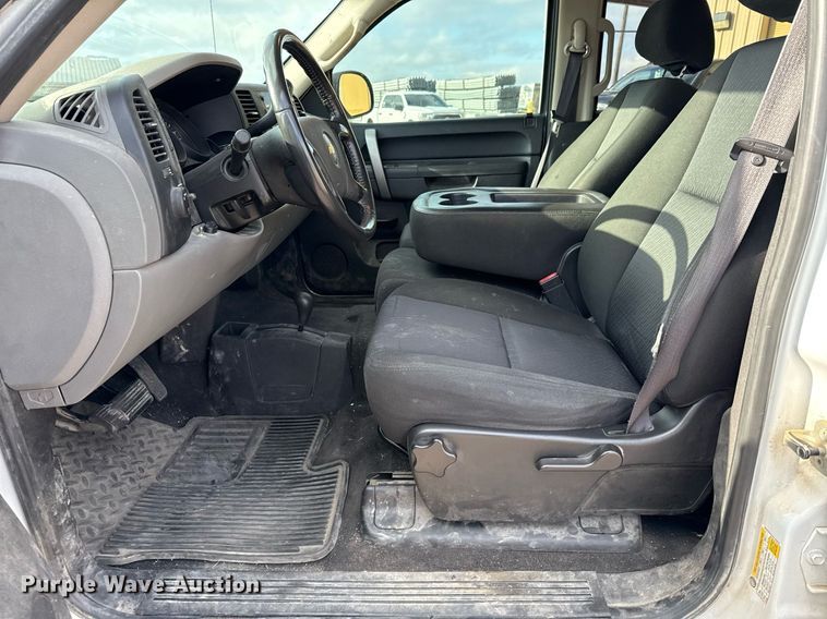 image for item DO2638 2010 Chevrolet Silverado 1500 Crew Cab pickup truck