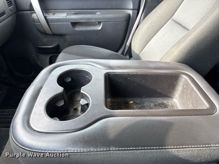 image for item DO2638 2010 Chevrolet Silverado 1500 Crew Cab pickup truck