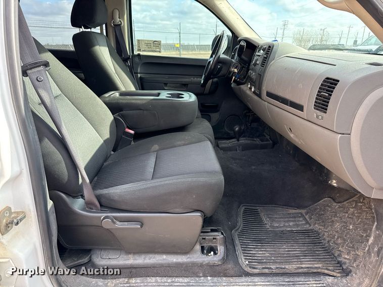 image for item DO2638 2010 Chevrolet Silverado 1500 Crew Cab pickup truck