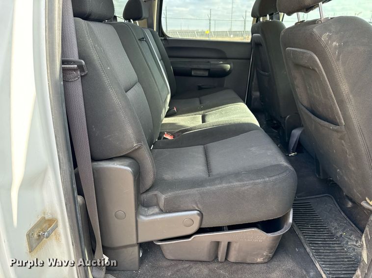 image for item DO2638 2010 Chevrolet Silverado 1500 Crew Cab pickup truck