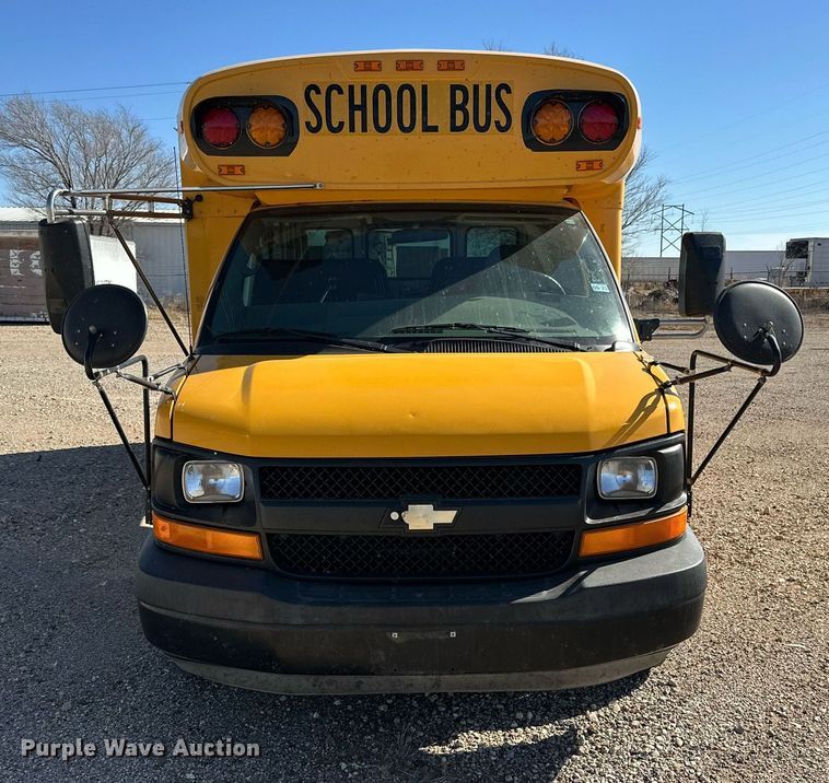 image for item DP6113 2007 Chevrolet Express G3500 school bus