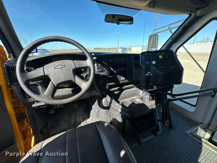 image for item DP6113 2007 Chevrolet Express G3500 school bus