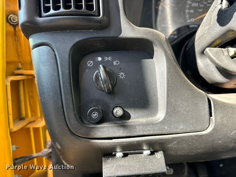 image for item DP6113 2007 Chevrolet Express G3500 school bus