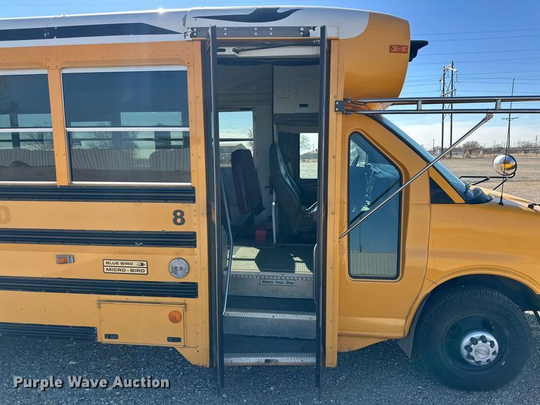 image for item DP6113 2007 Chevrolet Express G3500 school bus