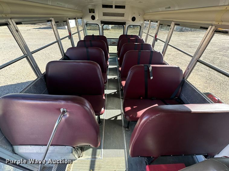 image for item DP6113 2007 Chevrolet Express G3500 school bus