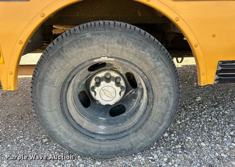 image for item DP6113 2007 Chevrolet Express G3500 school bus