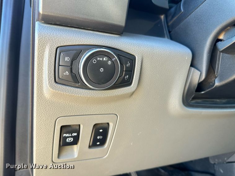 image for item DQ3189 2019 Ford F150 SuperCrew pickup truck