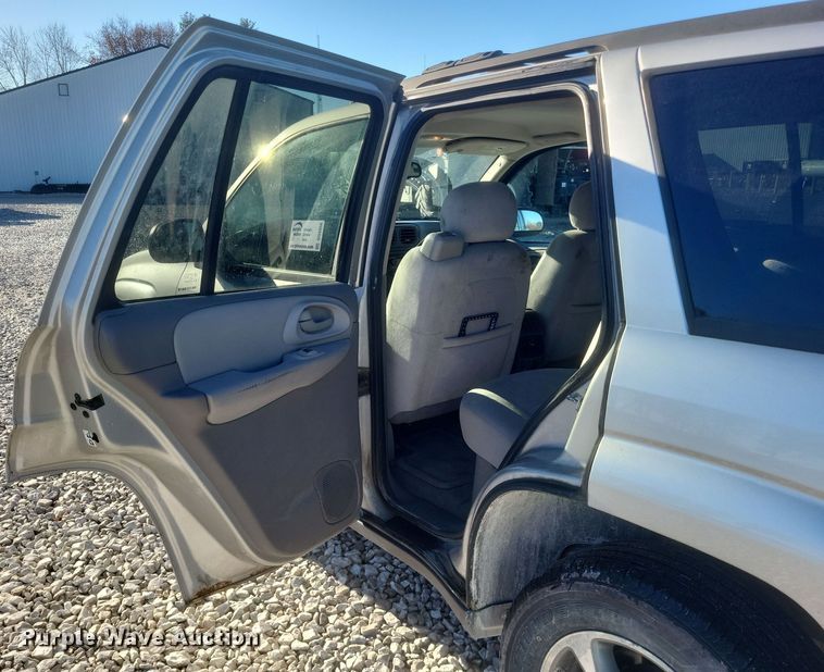 image for item DQ3856 2008 Chevrolet Trailblazer SUV