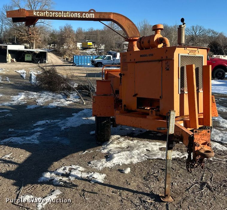 image for item DQ6584 Brush Bandit 250 wood chipper