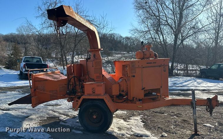 image for item DQ6584 Brush Bandit 250 wood chipper