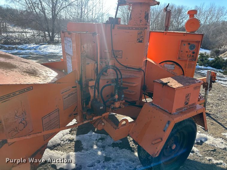 image for item DQ6584 Brush Bandit 250 wood chipper