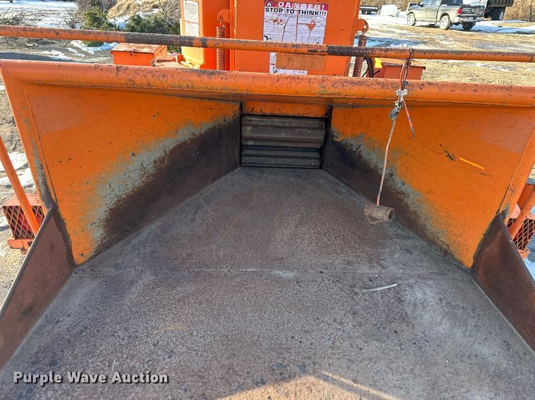 image for item DQ6584 Brush Bandit 250 wood chipper