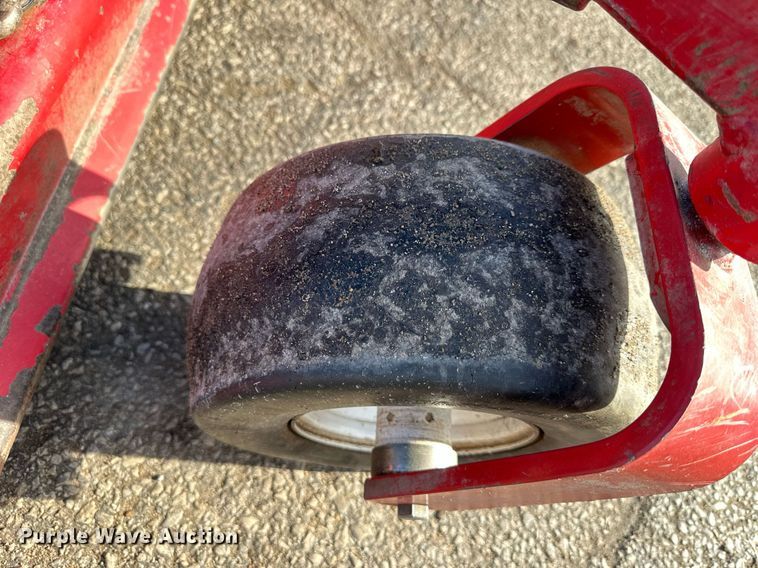 image for item DQ6589 2011 Toro Z Master Commercial ZTR lawn mower