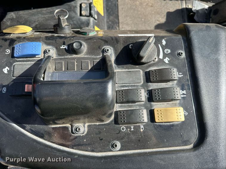 image for item DQ6592 Jacobson HR700 lawn mower