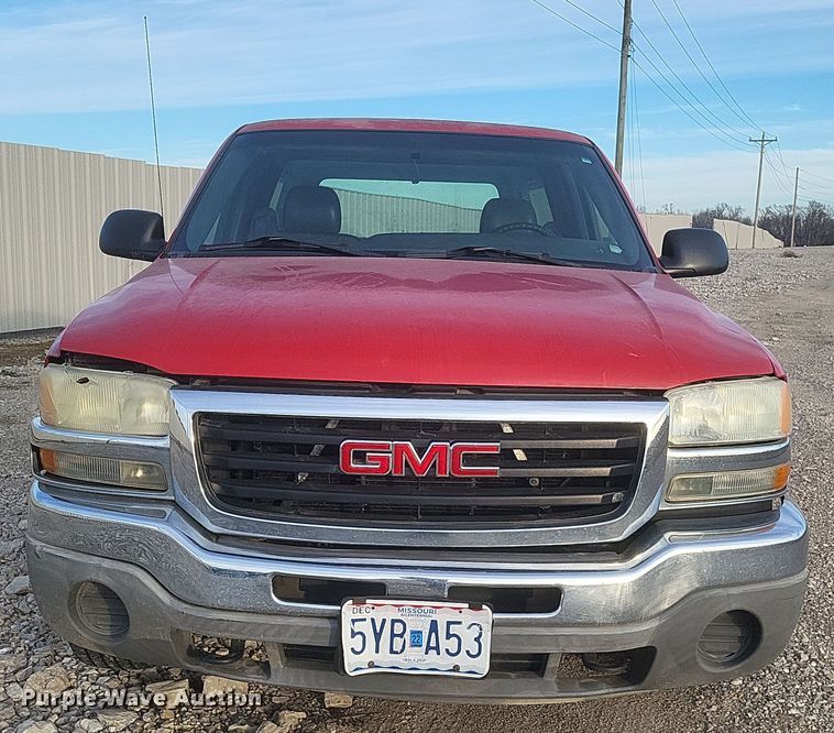 image for item DS5215 2004 GMC Sierra pickup truck