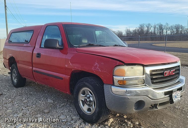 image for item DS5215 2004 GMC Sierra pickup truck