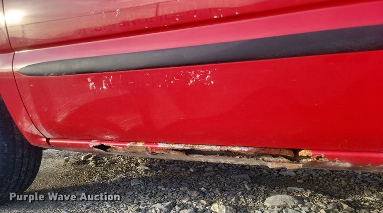 image for item DS5215 2004 GMC Sierra pickup truck