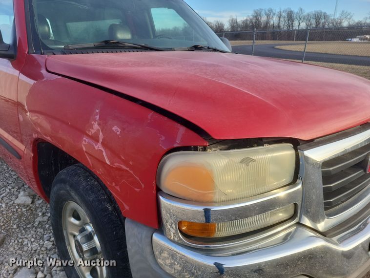 image for item DS5215 2004 GMC Sierra pickup truck