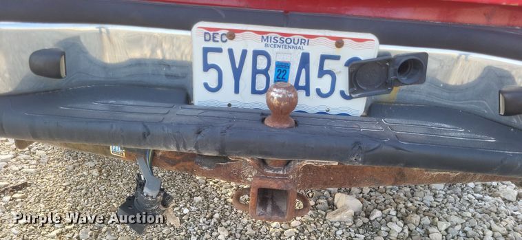 image for item DS5215 2004 GMC Sierra pickup truck