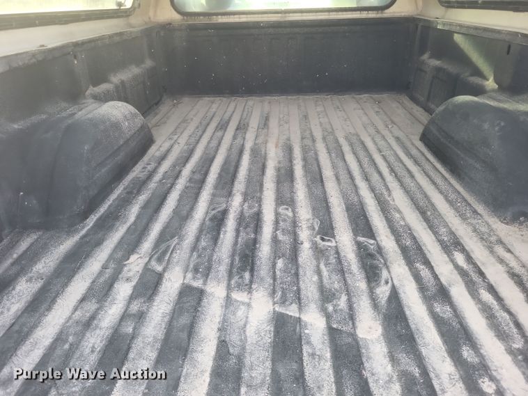 image for item DS5215 2004 GMC Sierra pickup truck