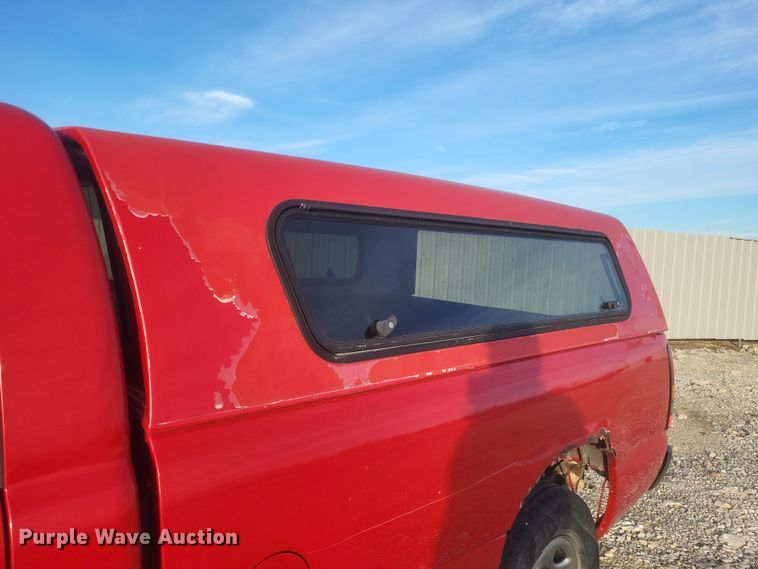 image for item DS5215 2004 GMC Sierra pickup truck