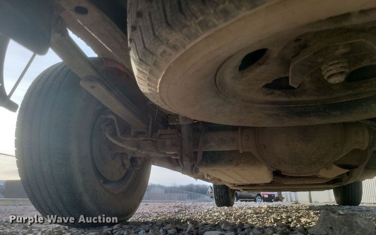 image for item DS5215 2004 GMC Sierra pickup truck