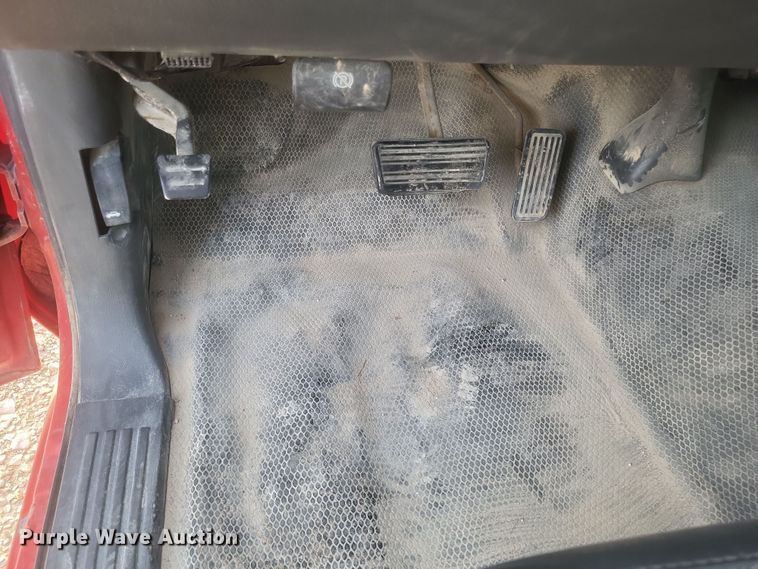 image for item DS5215 2004 GMC Sierra pickup truck