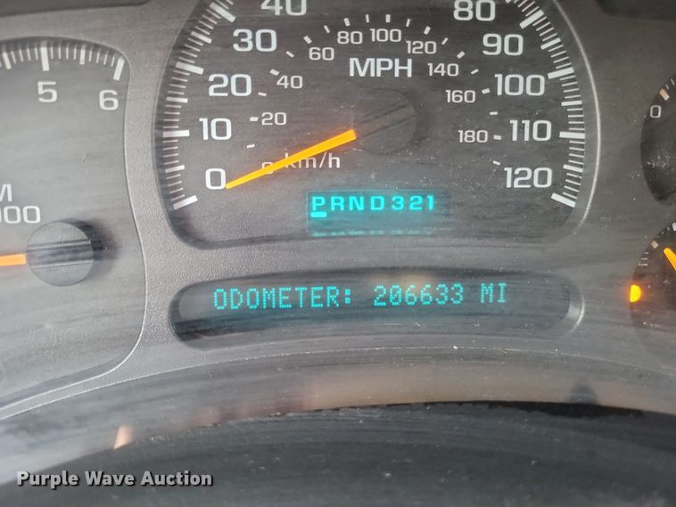 image for item DS5215 2004 GMC Sierra pickup truck