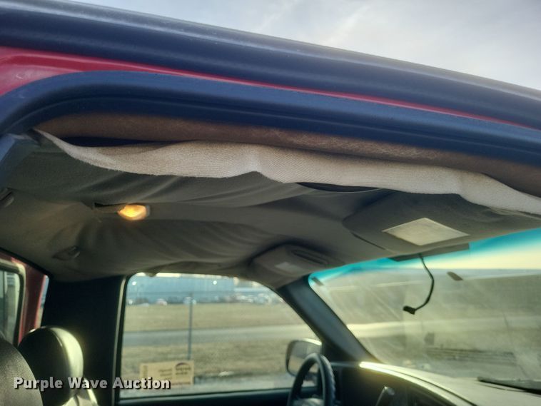 image for item DS5215 2004 GMC Sierra pickup truck