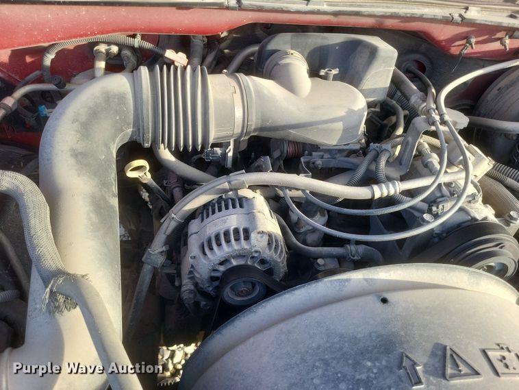 image for item DS5215 2004 GMC Sierra pickup truck