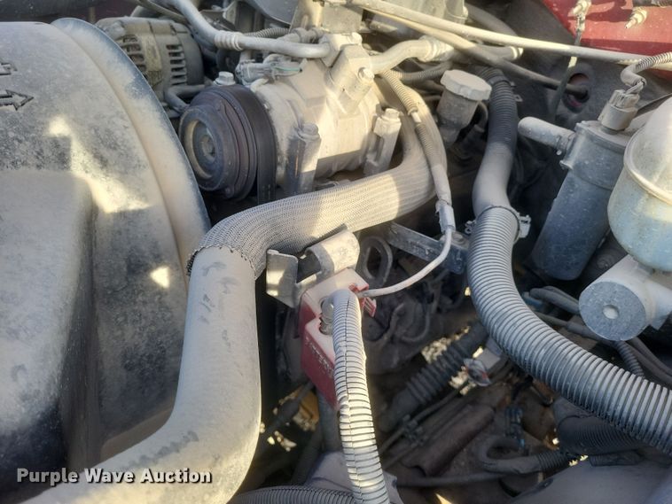 image for item DS5215 2004 GMC Sierra pickup truck