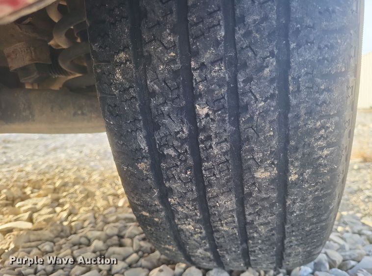 image for item DS5215 2004 GMC Sierra pickup truck