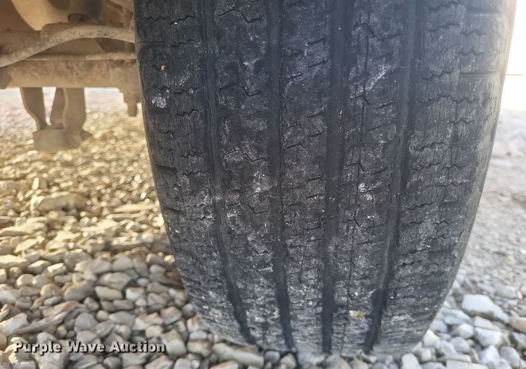 image for item DS5215 2004 GMC Sierra pickup truck