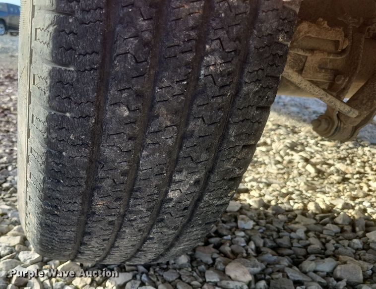 image for item DS5215 2004 GMC Sierra pickup truck