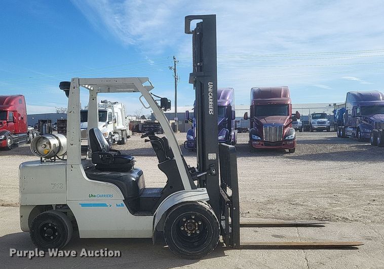 image for item DS5218 Unicarriers MUG1F2A35LV forklift