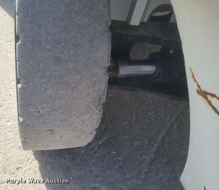 image for item DS5218 Unicarriers MUG1F2A35LV forklift