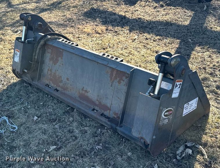 image for item DT0512 Quick Attach skid steer bucket